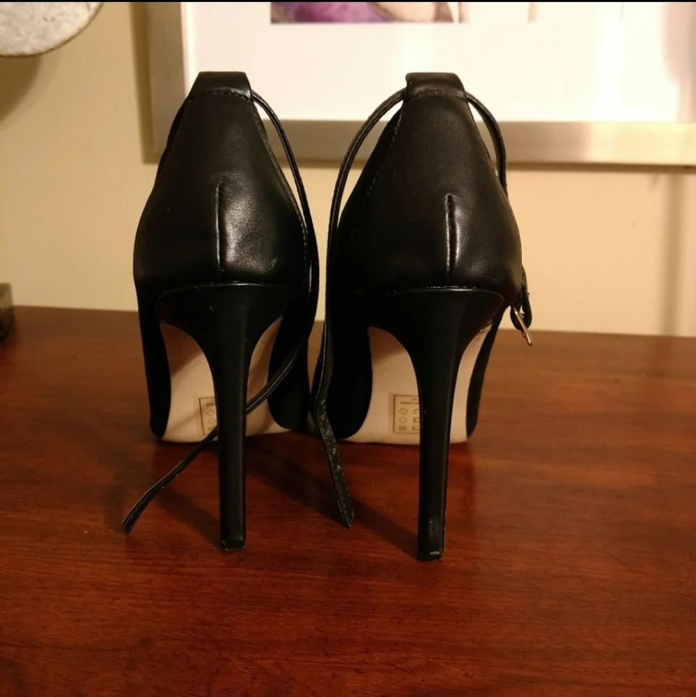 Isabella Rue Multicolor Ankle Strap Heels Size 9.5